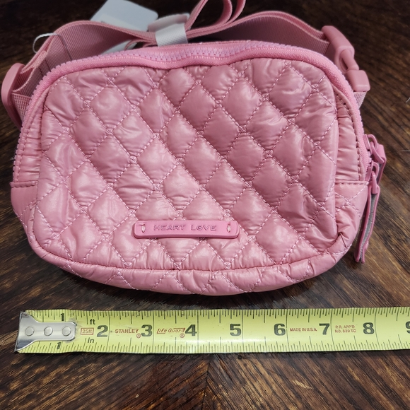 Heart Love By Charo Quilted Puffy Pink Adjustable Straps Zip Up Belt Bag. - Picture 7 of 8